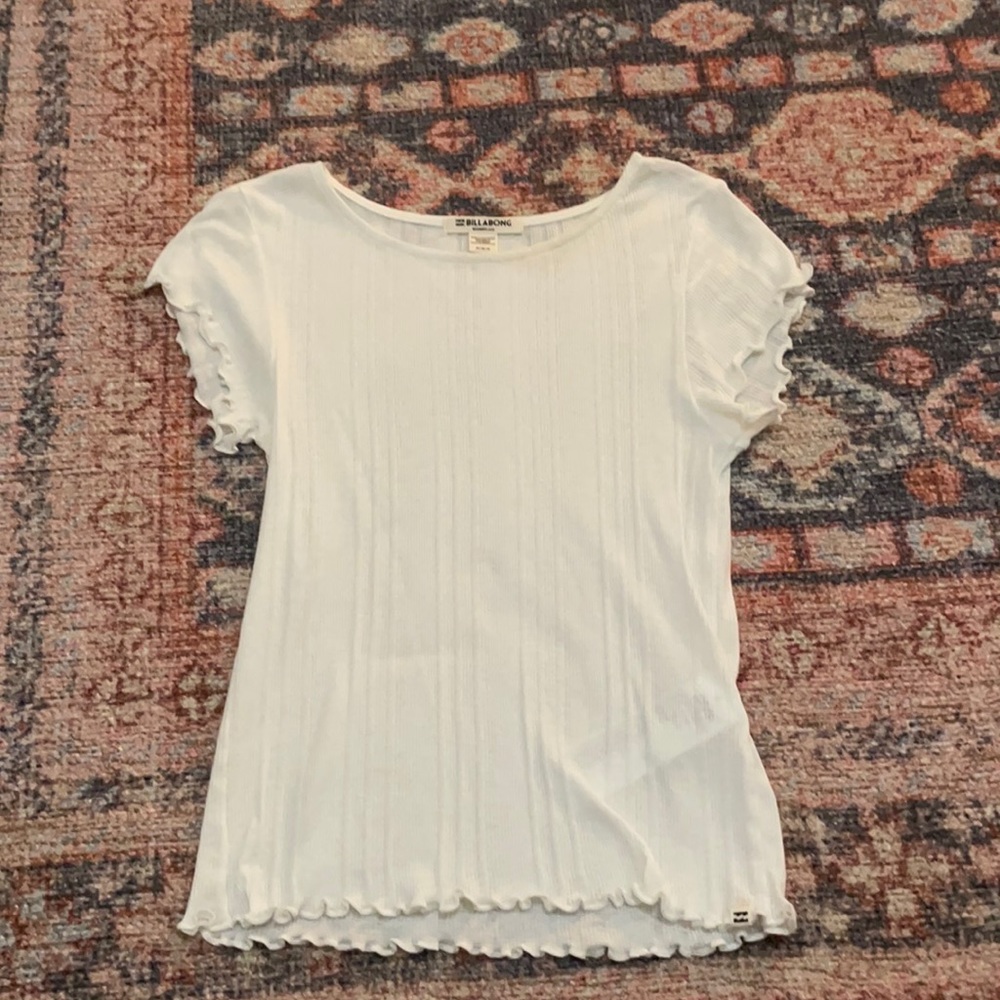 Women’s billabong top with fringed sleeves sz m!!